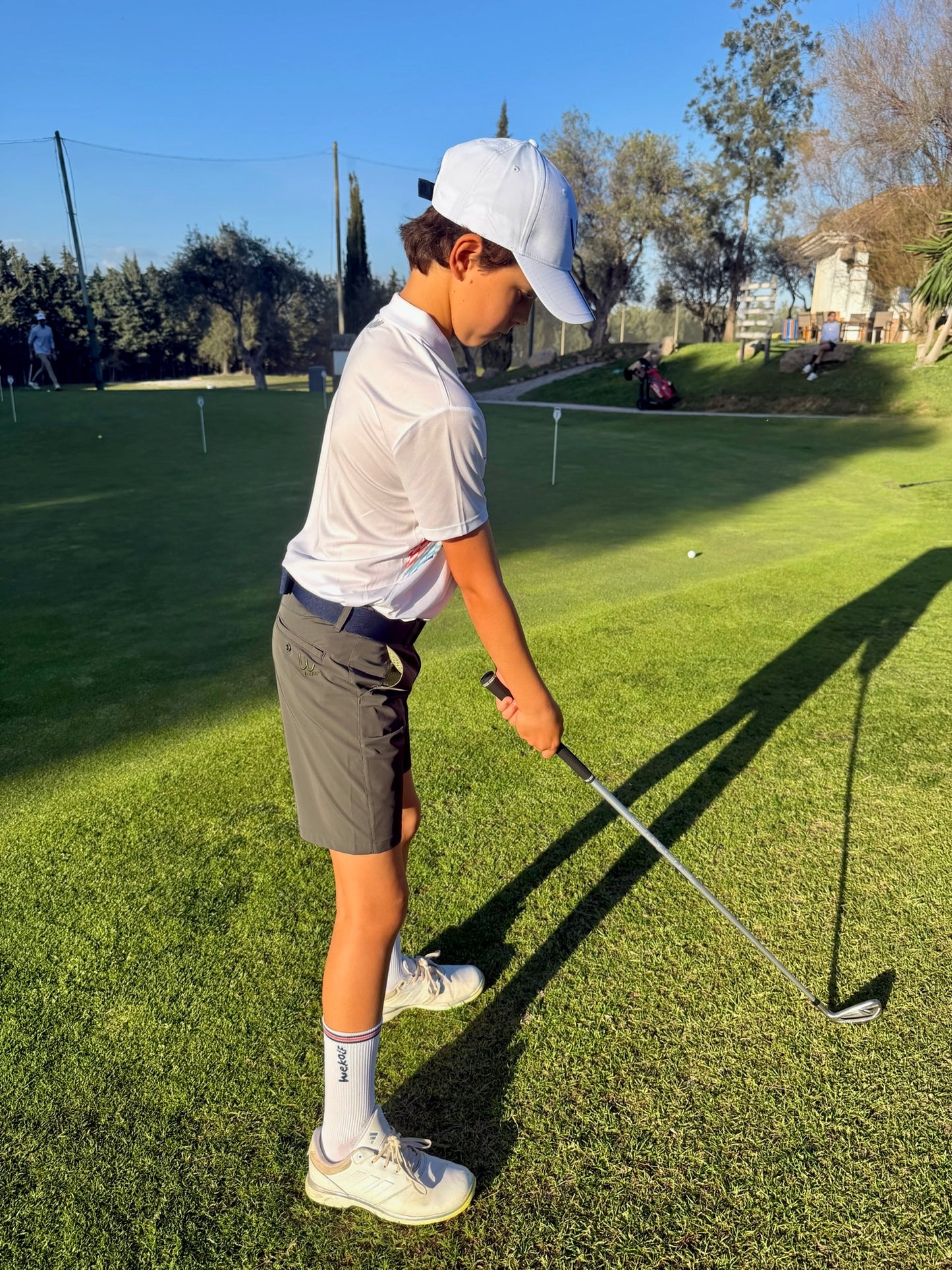 Bermuda golf verde caqui para niño