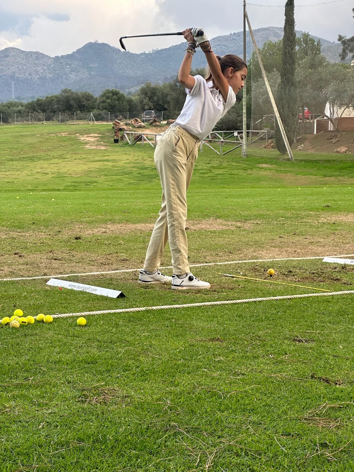 UNISEX beige trousers